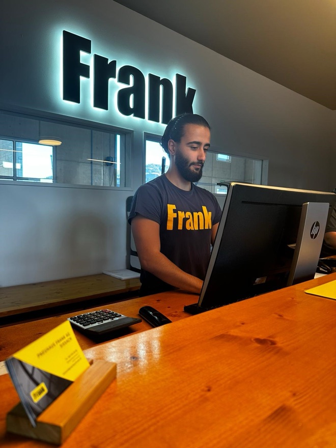 Beratung im Verkauf bei Pneuhaus Frank